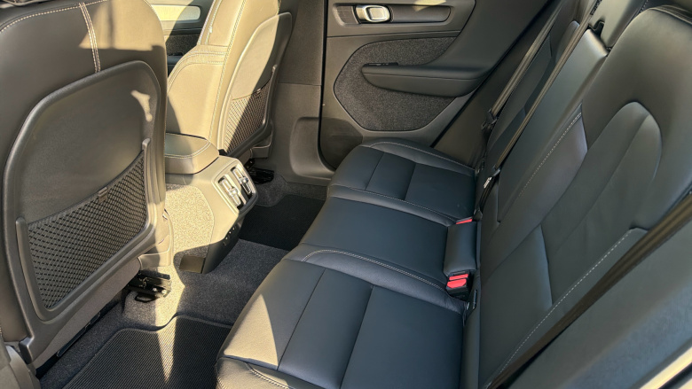 Volvo XC40 2.0 B4P Ultra Dark 5dr Auto Petrol Estate